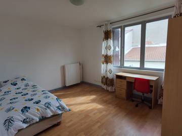 Roomlala | 3 værelses delt lejlighed, renoveret, fuldt møbleret
