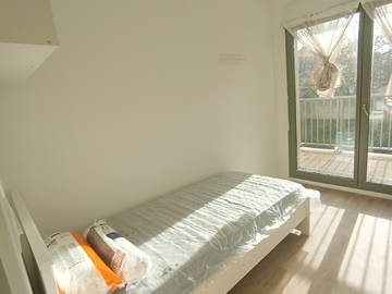 Shared Accommodation Stains 459049-1