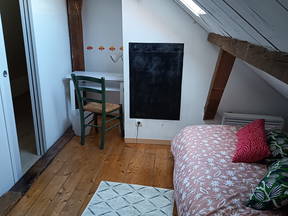 Chambre a louer mansardée, mais l'appartement fait 200m2