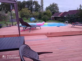 Habitación en casa unifamiliar con piscina