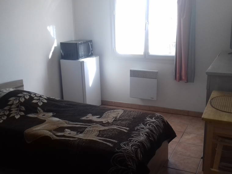 Room For Rent Trouy 33205