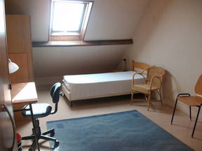 Möbliertes Zimmer + Einbauküche + Dusche