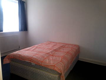 Roomlala | Connell Crescent/Ealing London W5