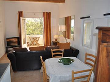 Studio À Louer La Tour-D'aigues 30052-1