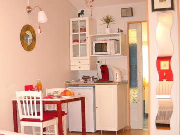 Roomlala | Klimatisiertes Zwei-Personen-Cottage Mit Swimmingpool