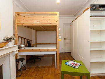 Roomlala | Mitbewohner Im Dorf Montmatre. Ich Bin Verwundbar, Vac