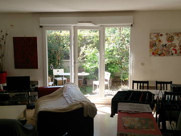 Shared Accommodation Stains 120991-1
