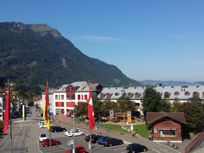 Quarto de 15 m² em impressionante edifício do século XIX com vista para o lago e para a montanha