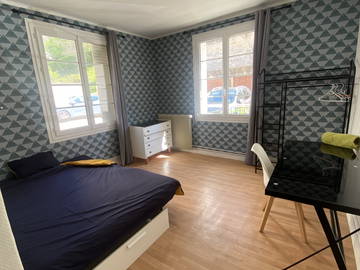 Roomlala | Room for rent in the hyper center