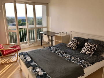 Roomlala | Rum i duplex med balkong / Cergy Préfecture