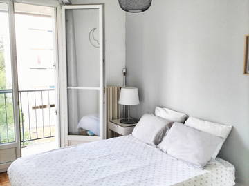 Colocation Tours 256671-1