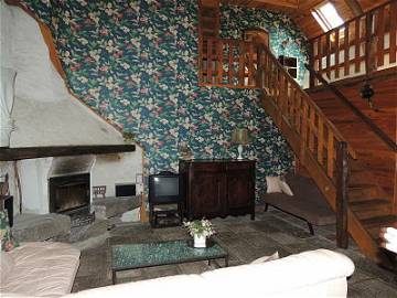 Studio For Rent Ceyssat 152157-1