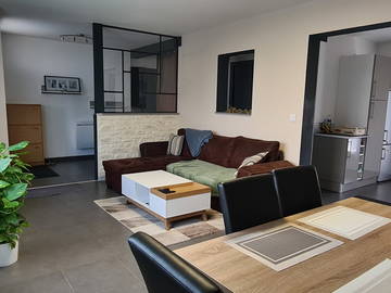Roomlala | Villetta a schiera in comune con giardino