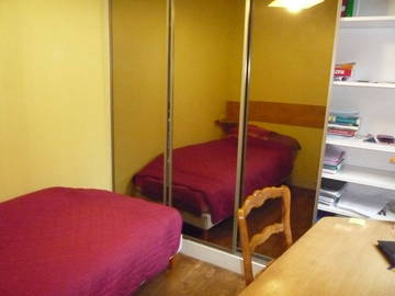 Roomlala | Zentrum Von Versailles: Möbliertes Zimmer